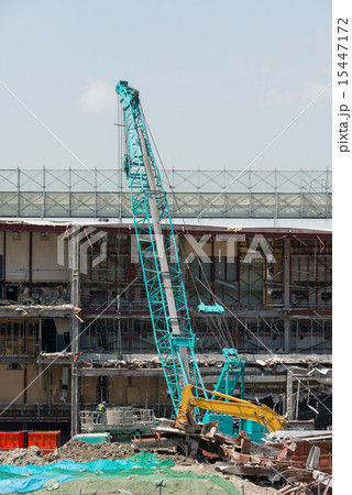 ビルの解体工事現場 ビルの解体工事現場 15447172