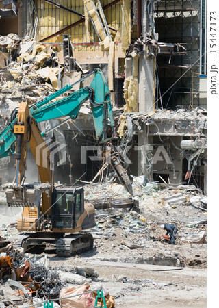 ビルの解体工事現場 ビルの解体工事現場 15447173