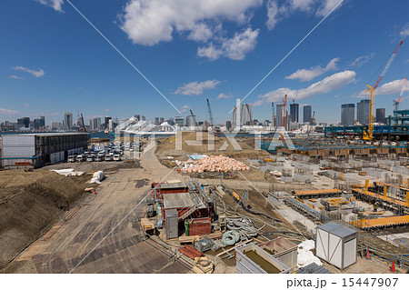 再開発中の豊洲地区 15447907