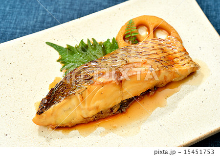鯛(タイ)の煮魚。 鯛(タイ)の煮魚。 15451753