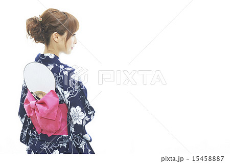 若い女性浴後ろ衣姿白バック 若い女性浴後ろ衣姿白バック 15458887