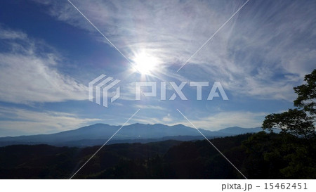 阿多多羅山の上のほんとうの空の写真素材