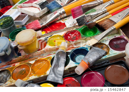 Watercolor paints set with brushes Watercolor paints set with brushes 15462847