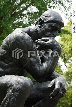 考える人の像 15465825