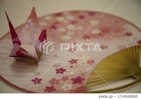 千代紙で折った折り鶴 15466880