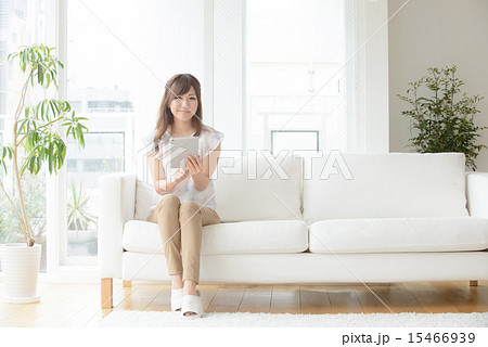 タブレット・若い女性 タブレット・若い女性 15466939