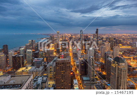Chicago downtown skyline at night, Illinois 15467195
