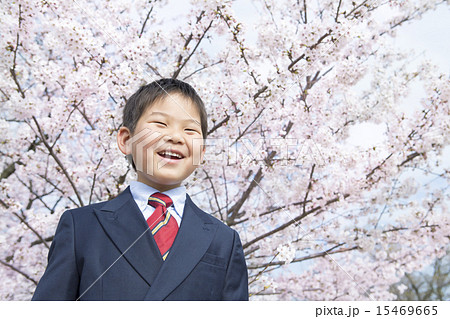 サクラと新学期の子供 15469665