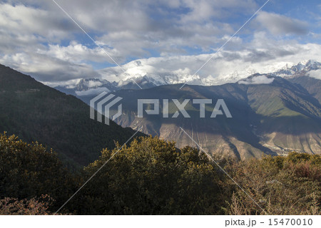 Shangri-La in Yunnan, China, "meili Snow" 15470010