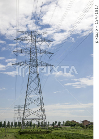 Electricity tower farmland 15471817