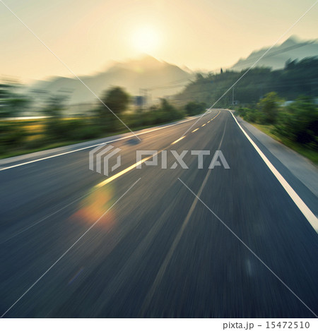 Mountain Highway 15472510