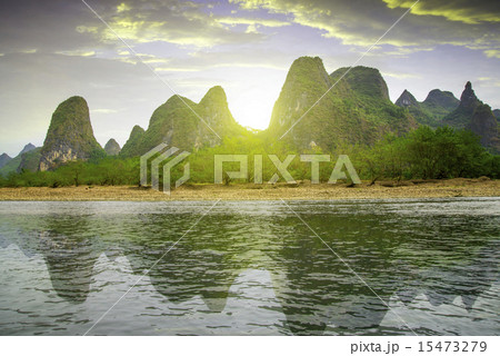 China Guilin Lijiang River rafting, beautiful river. China Guilin Lijiang River rafting, beautiful river. 15473279