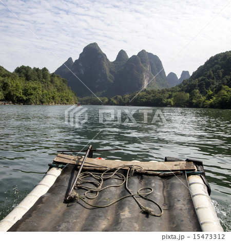 China Guilin Lijiang River rafting, beautiful river. China Guilin Lijiang River rafting, beautiful river. 15473312