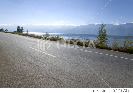 Quiet lakeside road Quiet lakeside road 15473787