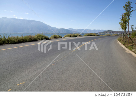 Quiet lakeside road Quiet lakeside road 15473807