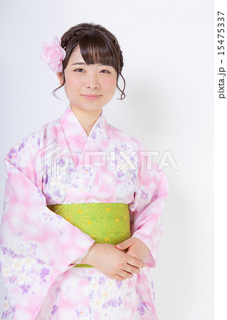 浴衣の若い女性 浴衣の若い女性 15475337