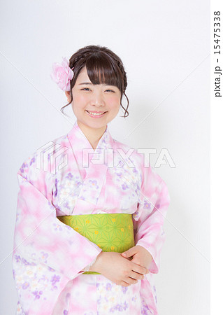 浴衣の若い女性 浴衣の若い女性 15475338