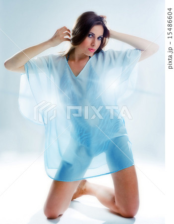 woman in negligee 15486604