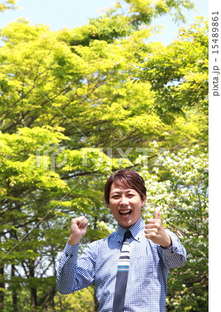ビジカジ (新生活 会社員 派遣社員 仕事 男性 新緑 春 緑 初夏 ビジネス サラリーマン) ビジカジ (新生活 会社員 派遣社員 仕事 男性 新緑 春 緑 初夏 ビジネス サラリーマン) 15489861
