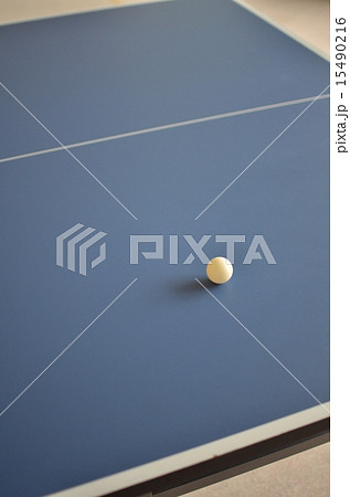 卓球台とボール 卓球台とボール 15490216