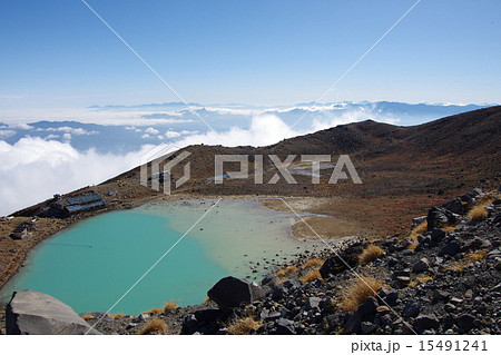 噴火直前の御嶽山の二の池の写真素材