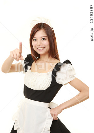 説明するメイド 15493397