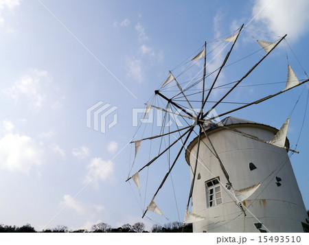 オリーブ公園の風車 15493510