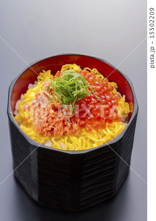 いくら丼 15502209