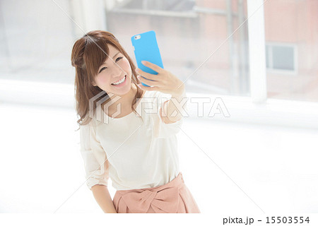 セルフィ・若い女性 15503554