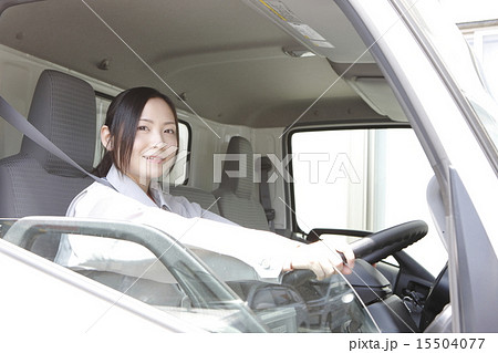 女性トラック運転手の写真素材 15504077 Pixta