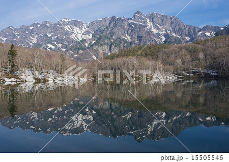 鏡池と戸隠西岳連峰 鏡池と戸隠西岳連峰 15505546