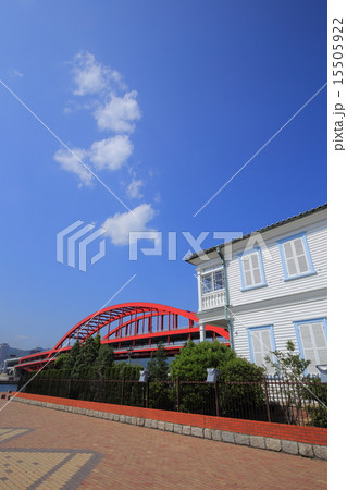 みなと異人館と神戸大橋 15505922