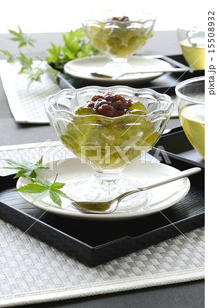 餡子と抹茶わらび餅 冷茶 餡子と抹茶わらび餅 冷茶 15508932