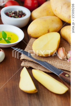 Raw fresh potatoes 15509206