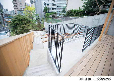 バリアフリーだんだんベンチ バリアフリーだんだんベンチ 15509295