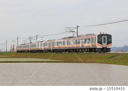 初夏の越後線E129系(6両:登場時) 初夏の越後線E129系(6両:登場時) 15510433
