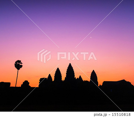 Silhouette of Angkor Wat Silhouette of Angkor Wat 15510818