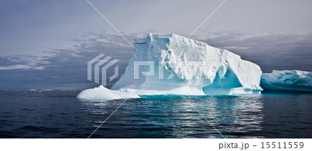 Antarctic iceberg 15511559