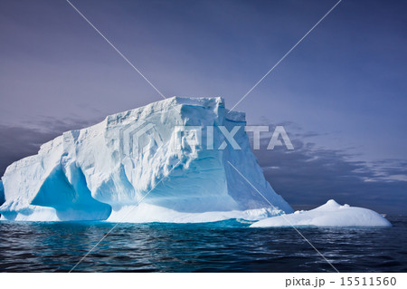 Antarctic iceberg 15511560
