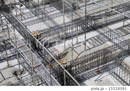 建物の建設工事現場 15528391