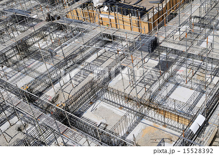 建物の建設工事現場 15528392