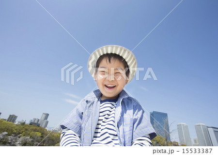 青空と笑顔の子供 青空と笑顔の子供 15533387