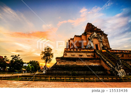 Ancient pagoda at Wat Chedi Luang temple. 15533436
