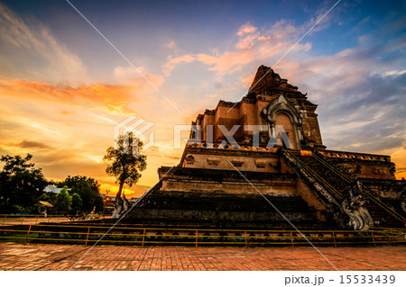 Ancient pagoda at Wat Chedi Luang temple. 15533439