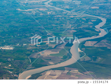 po longest italian river aerial view 15534174