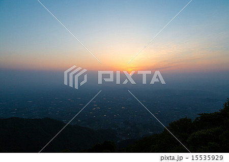葛城山からの日の出 15535929