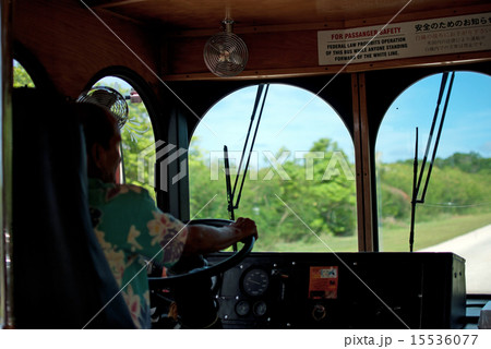 グアム 海外 シャトルバスの写真 15536077