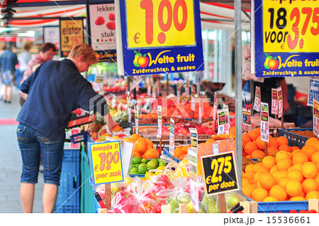 市場の果物 15536661