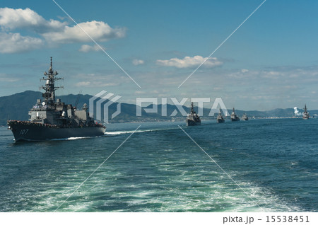 海上自衛隊 艦艇の整列 15538451