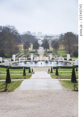 冬のサンスーシ宮殿の庭園 15540745